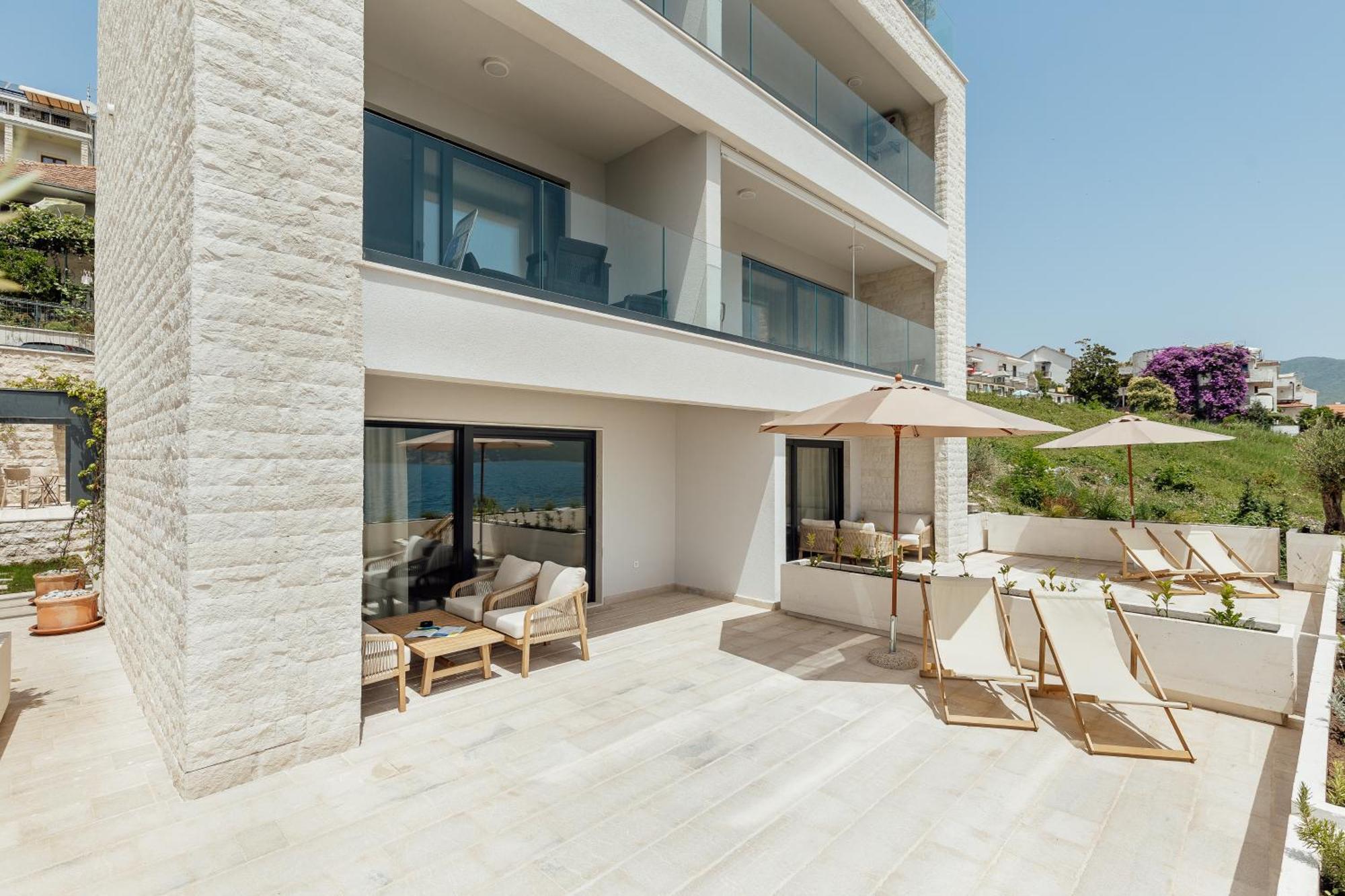 Savina Beachfront Oasis Herceg Novi Extérieur photo