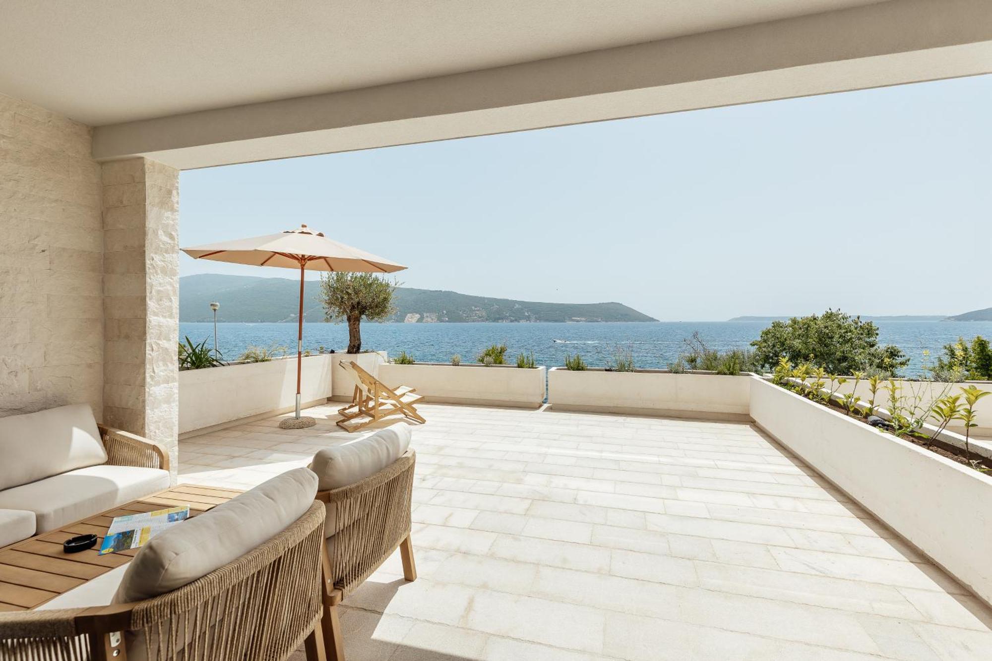 Savina Beachfront Oasis Herceg Novi Extérieur photo