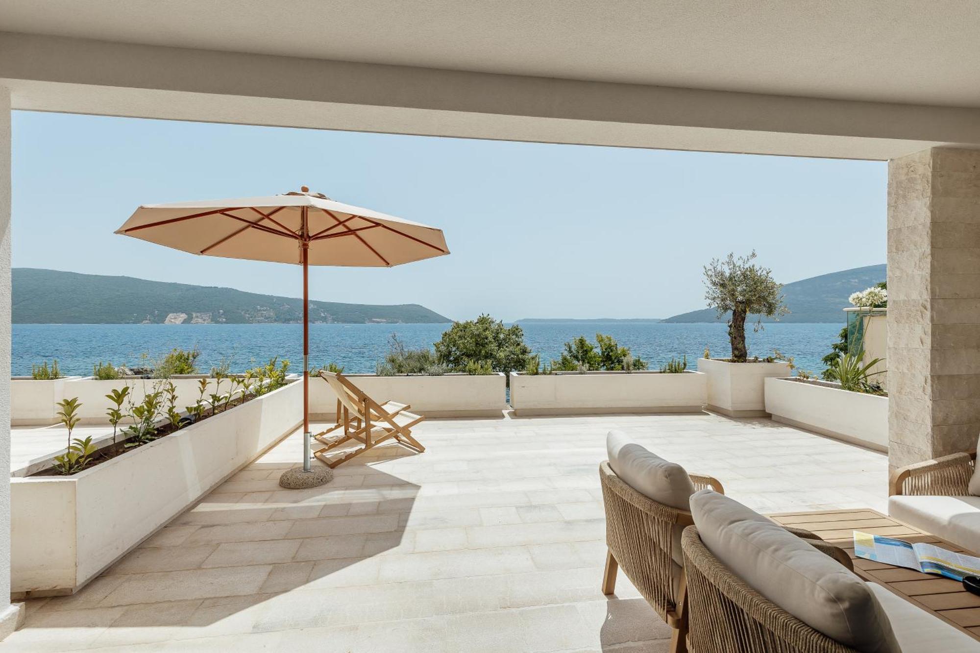 Savina Beachfront Oasis Herceg Novi Extérieur photo